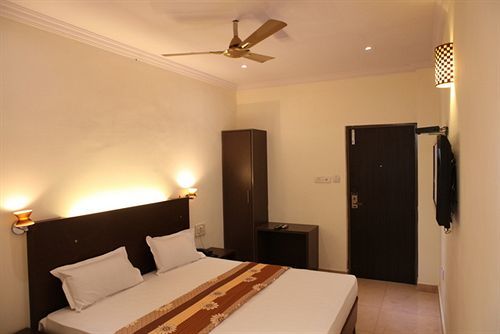 Hotel O Everest 4*